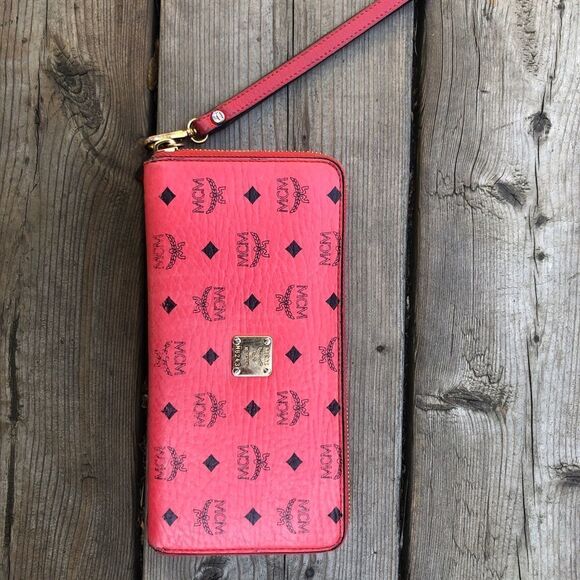 RED MCM Wallet With Removable Strap - Picture 14 of 16